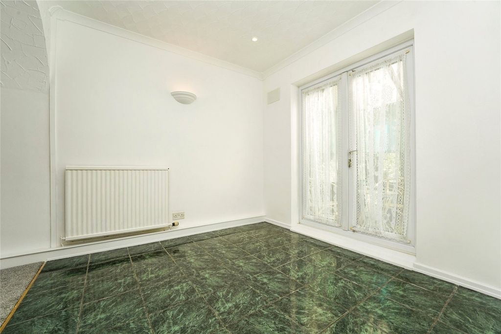 Property photo 3 of 9 Picture No. 07