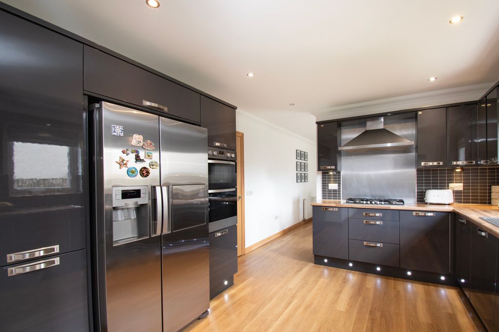 Property photo 2 of 44 Kitchen