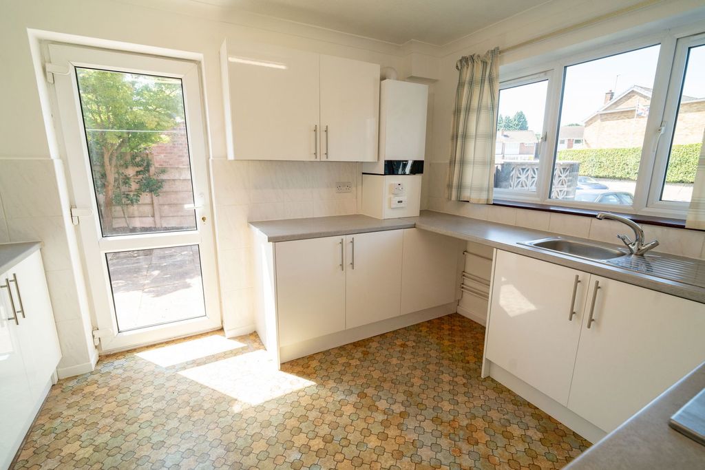 Property photo 2 of 25