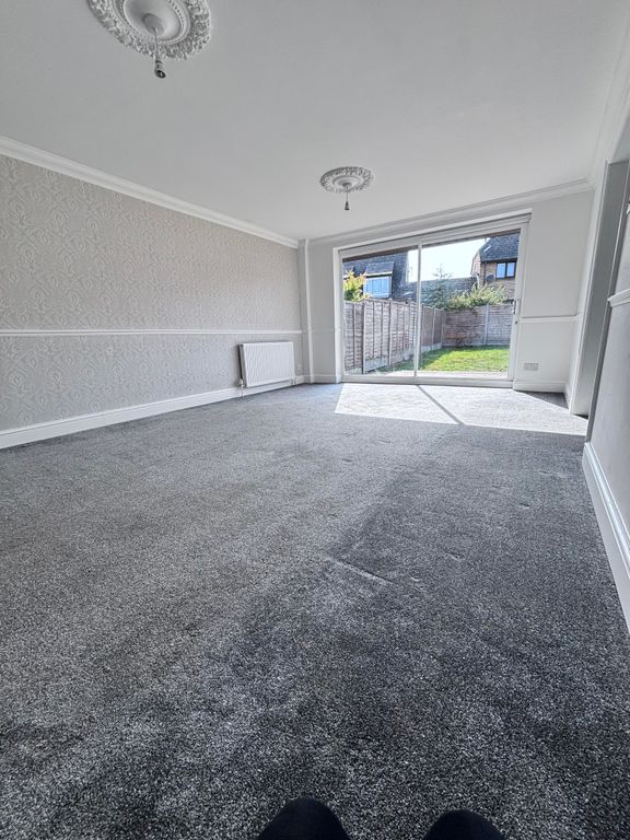 Property photo 2 of 32