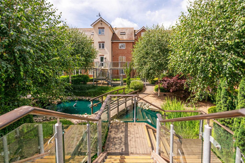 Property photo 2 of 9 56 Quadrangle Externals-10.Jpg