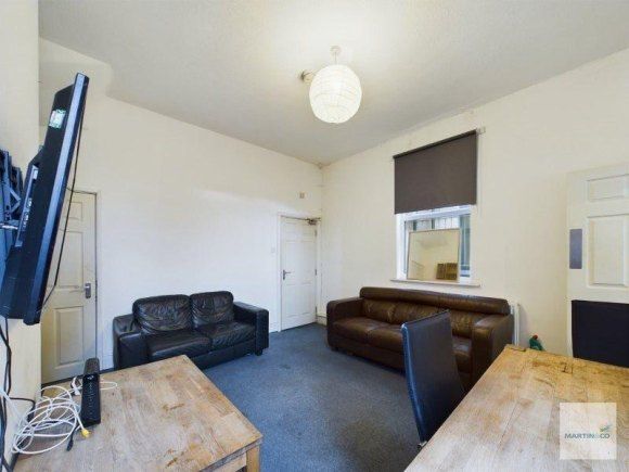 Property photo 3 of 9 8863625.Jpg