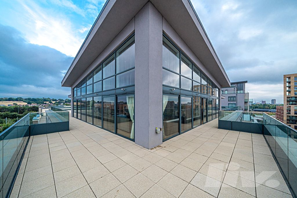 Property photo 2 of 38 Photo 20