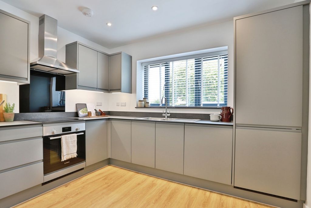 Property photo 3 of 17 Pbox-Img.Jpg