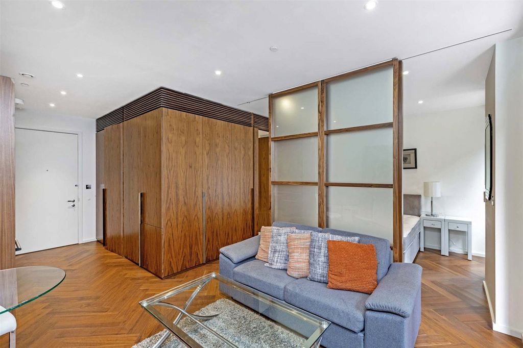 Property photo 2 of 19 Reception