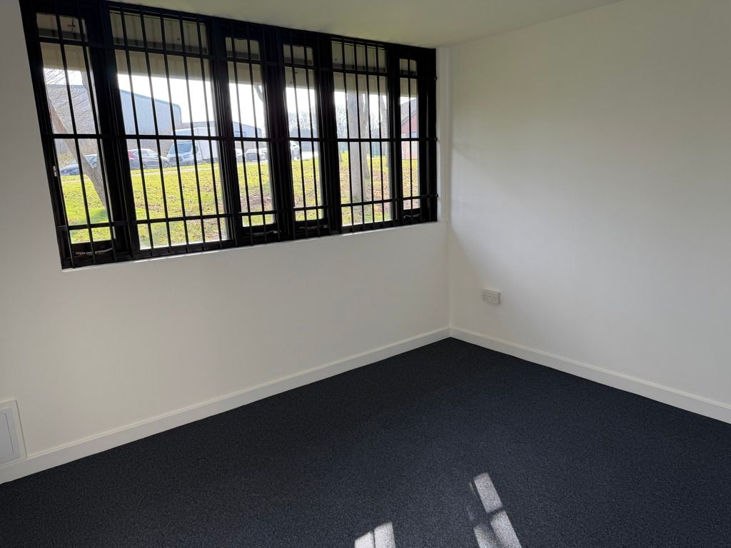 Property photo 3 of 4 Photo 11