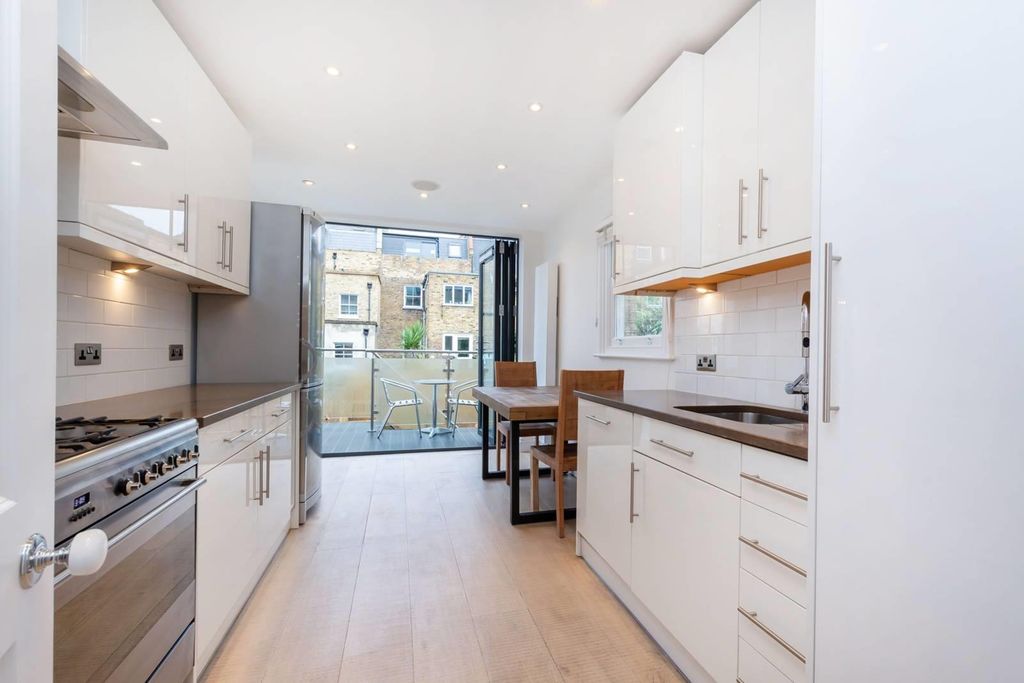 Property photo 3 of 17 Kitchen1 Feb 2019.Jpg