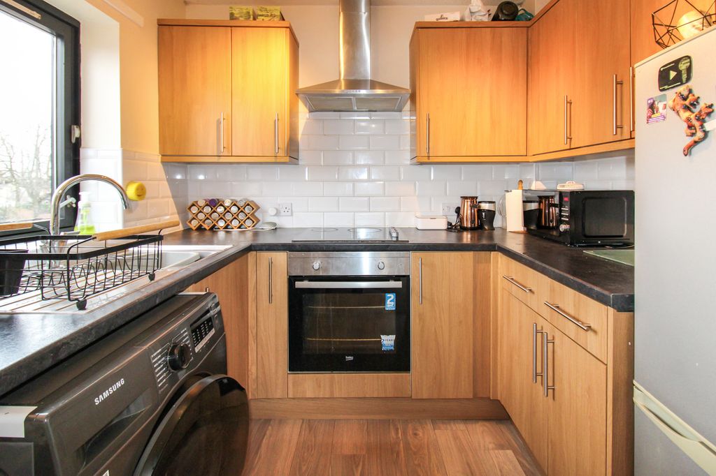 Property photo 3 of 8