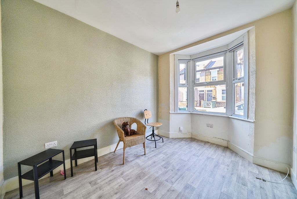 Property photo 2 of 16 Pbox-Img.Jpg