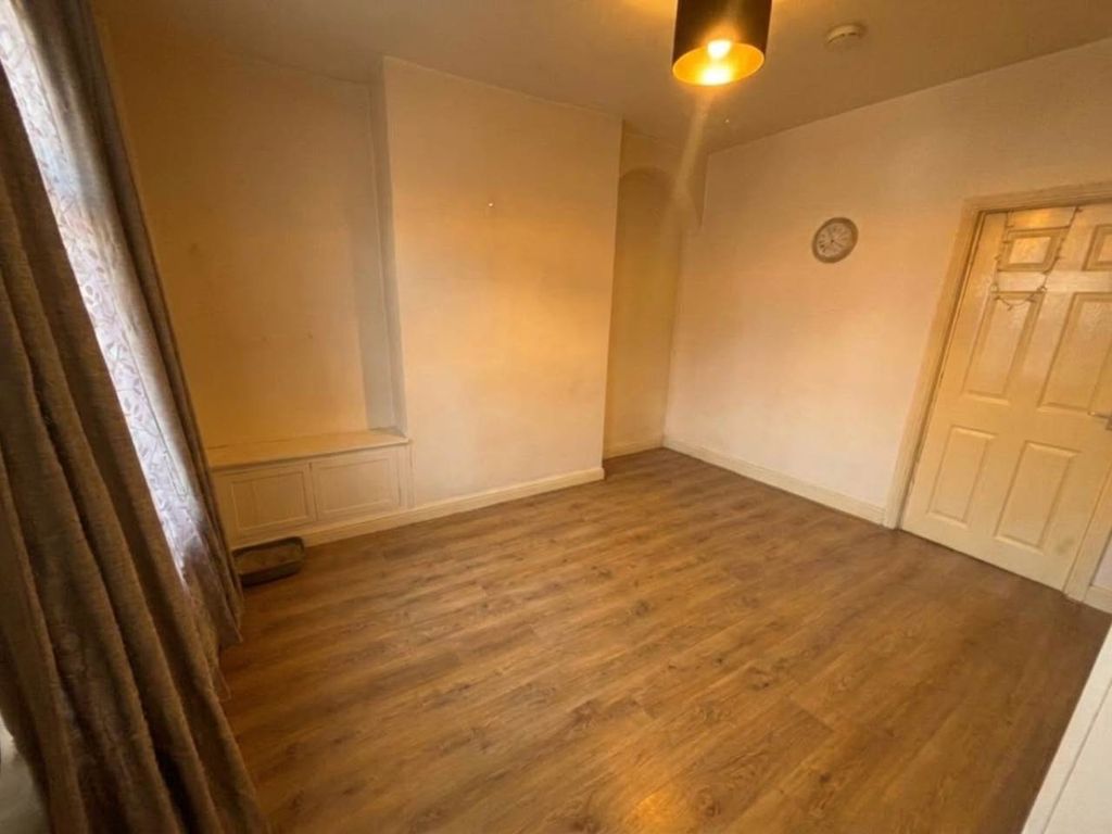 Property photo 2 of 10 Living Room