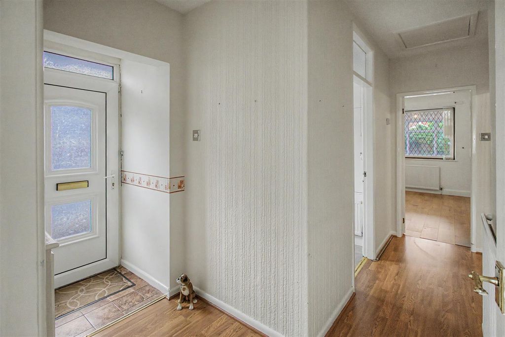 Property photo 2 of 15 Hallway