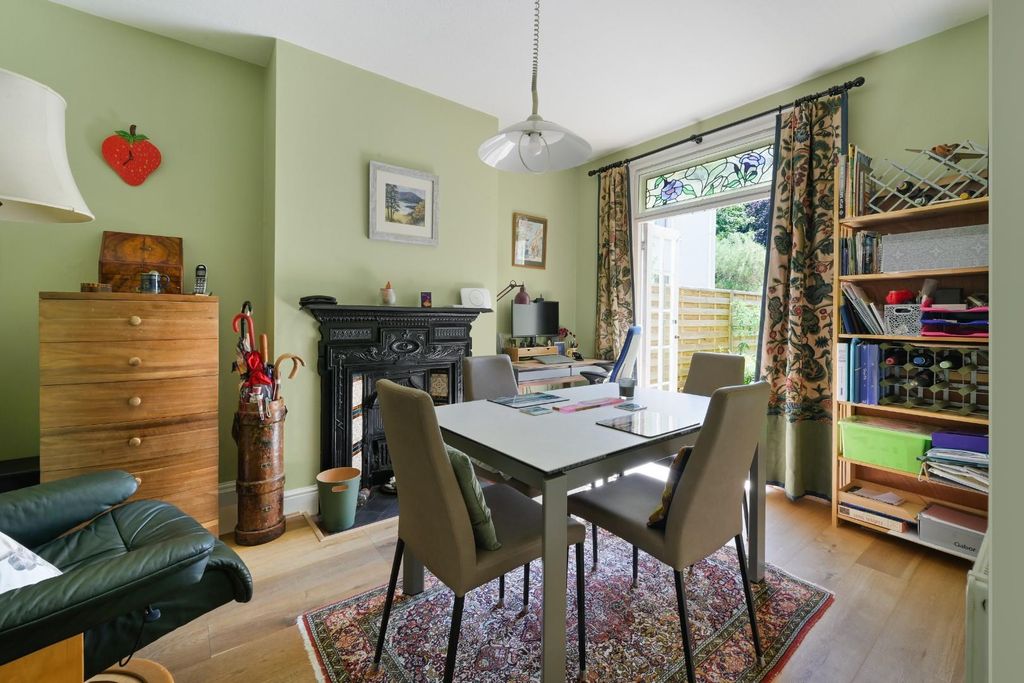 Property photo 3 of 19 Grove Road