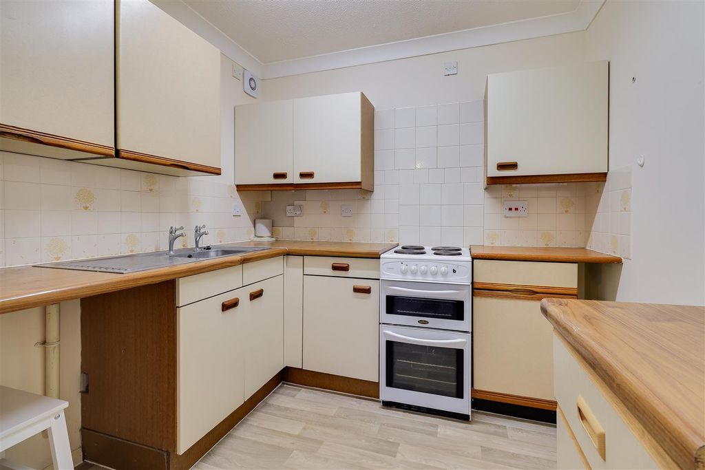Property photo 3 of 14 Img (7).Jpg