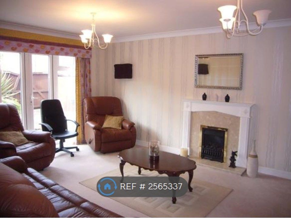 Property photo 1 of 10 Lounge