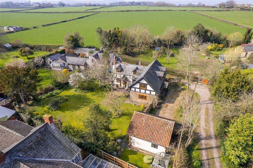 Property photo 2 of 32