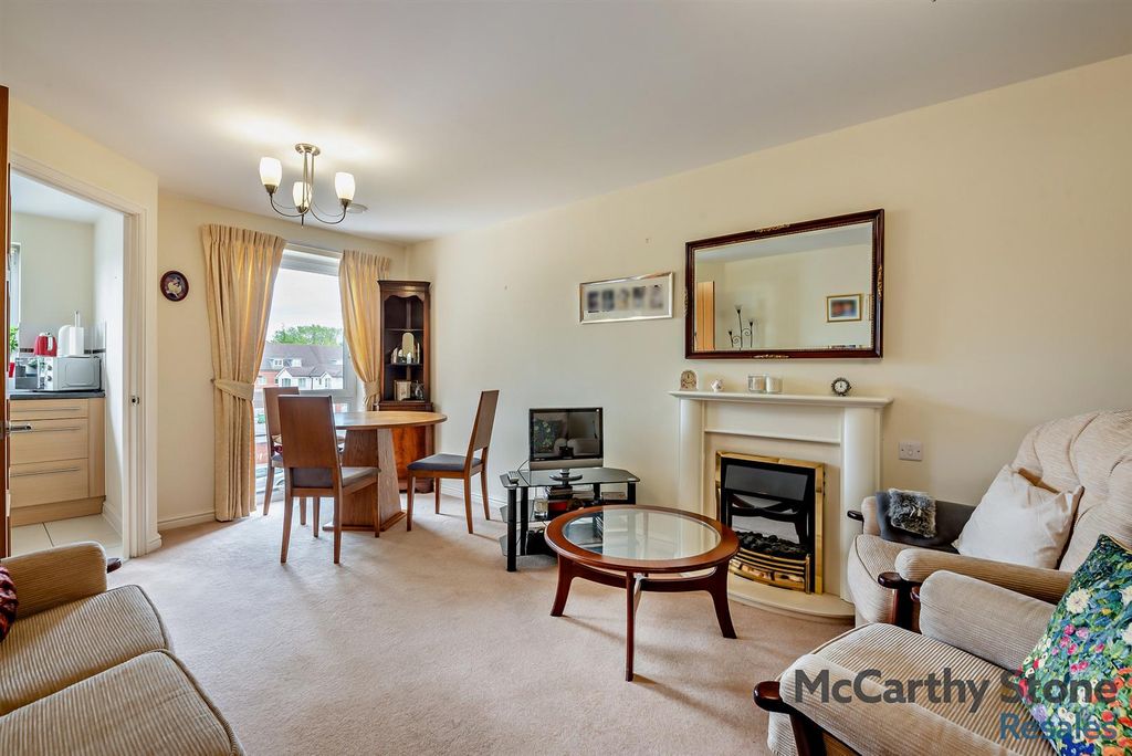Property photo 2 of 34 8647647-Interior06-800.Jpg
