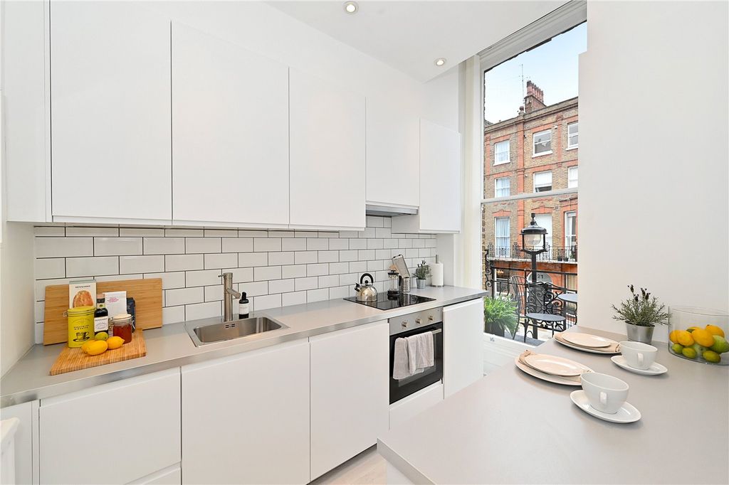 Property photo 3 of 8 Picture No. 13