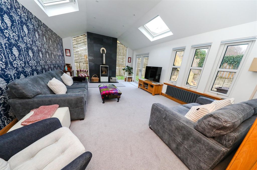 Property photo 3 of 22 c