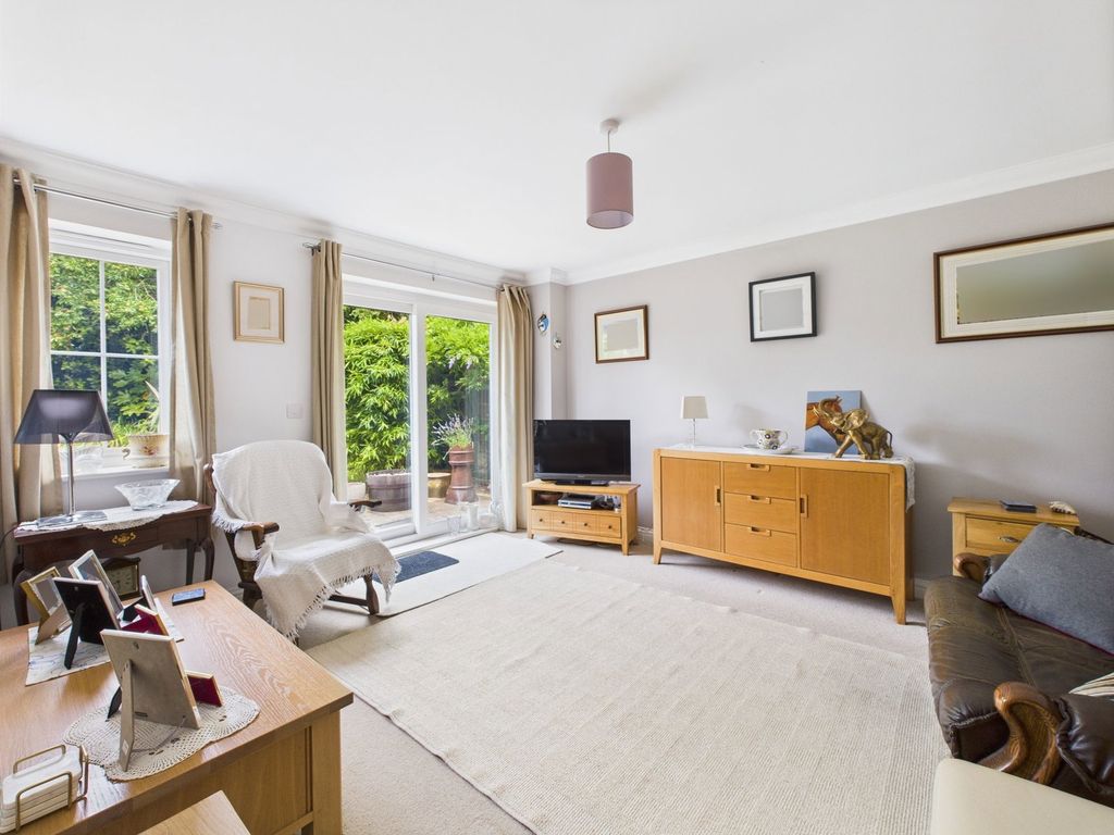 Property photo 3 of 11