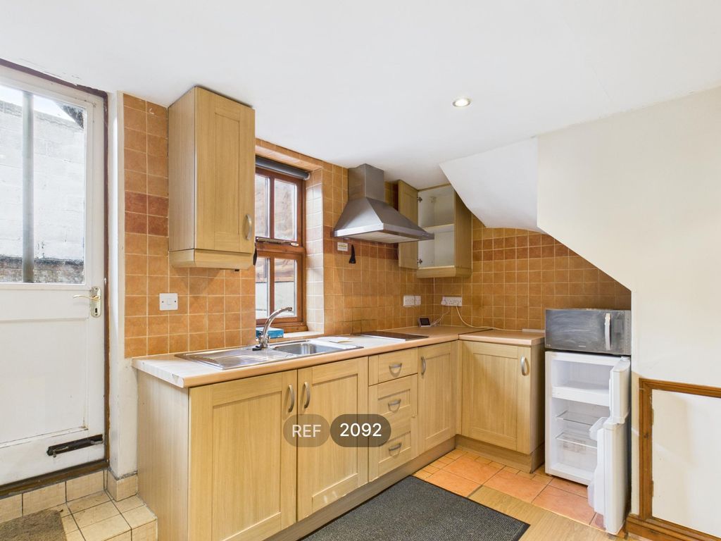 Property photo 2 of 11 Kitchen / Living Area