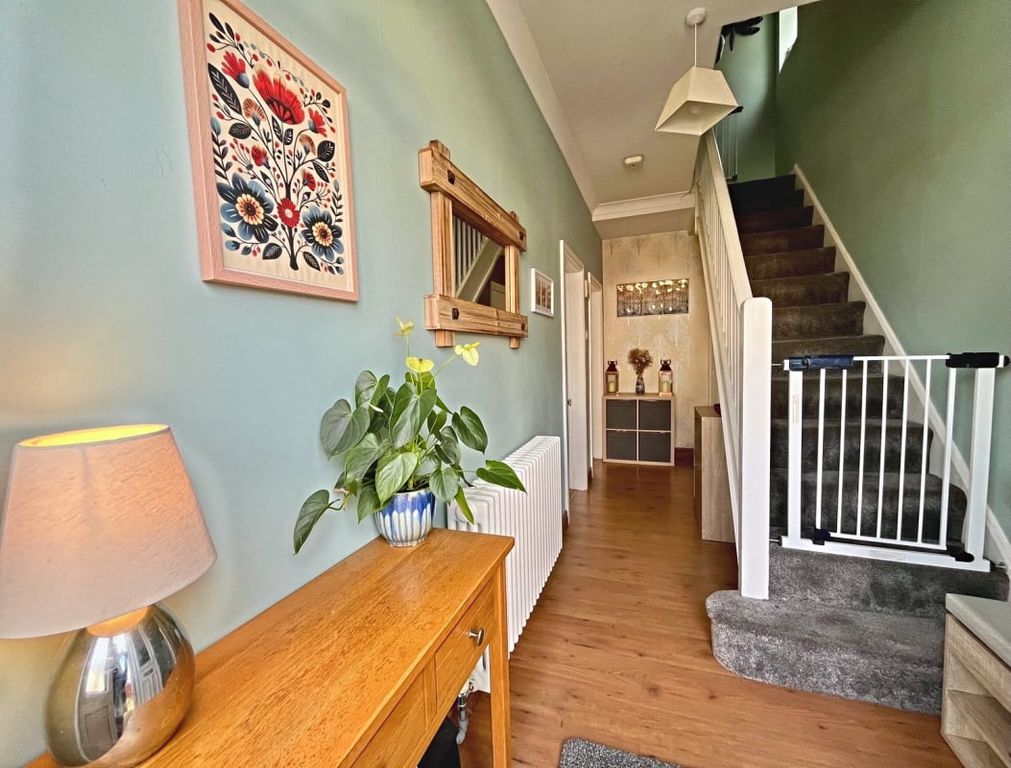Property photo 2 of 21
