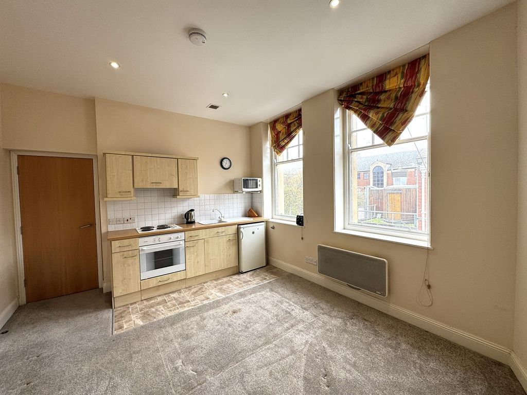 Property photo 2 of 6