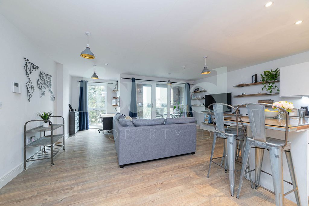 Property photo 3 of 14 Photo 10