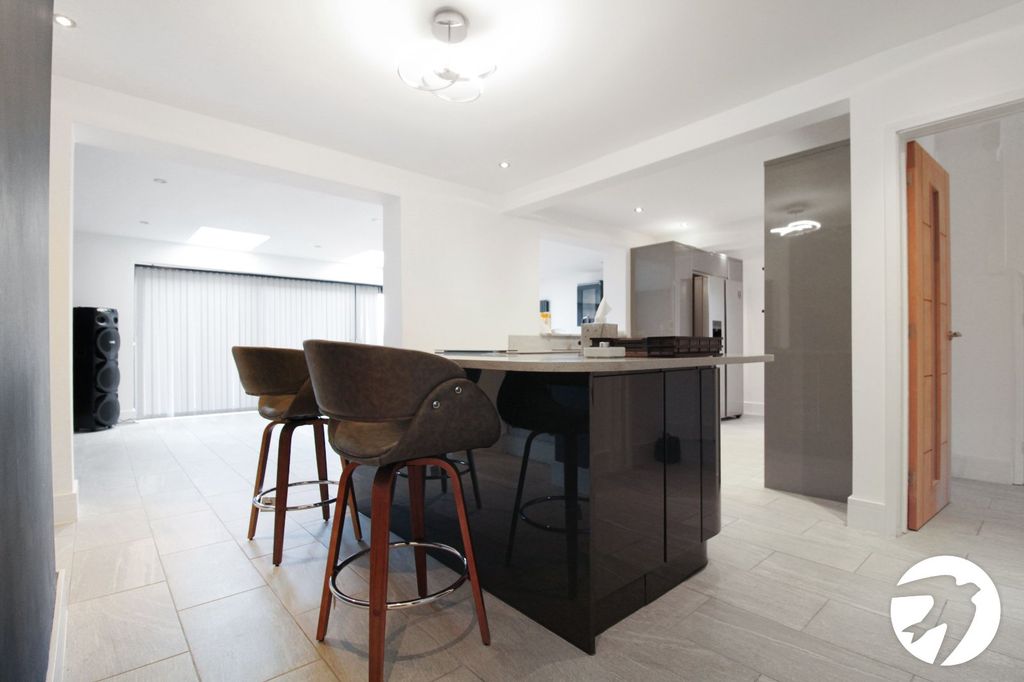 Property photo 2 of 14 Kitchen Area