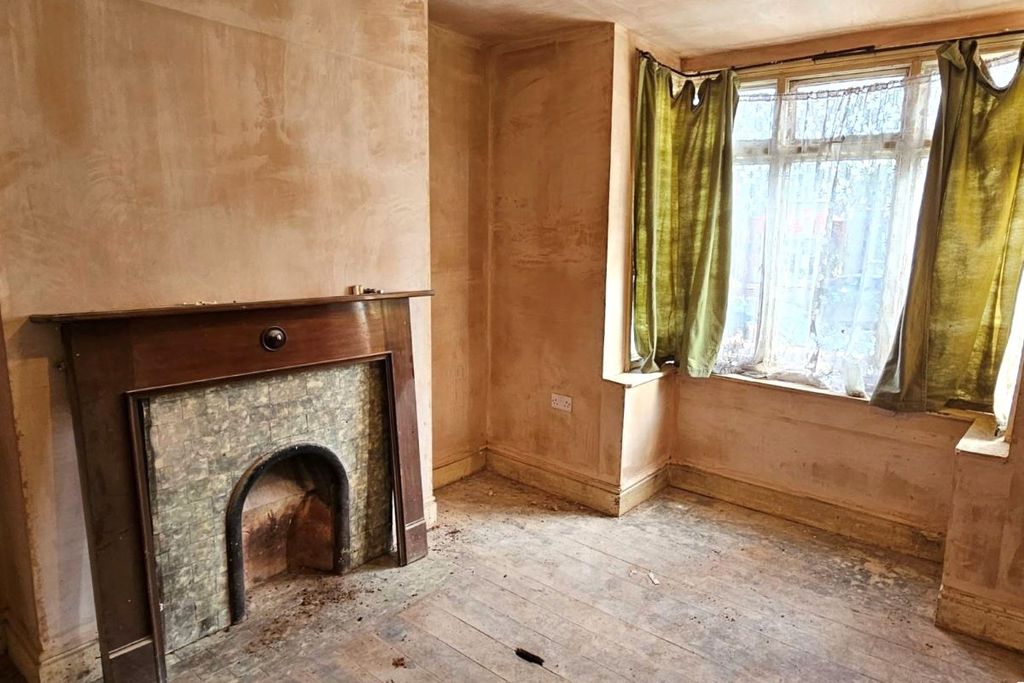 Property photo 2 of 12