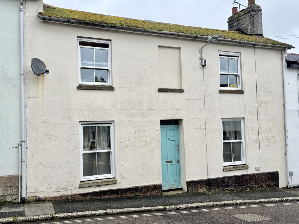 Property photo 1 of 8 3 Bedroom Mid Terrace For Sale