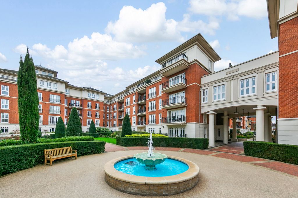 Property photo 1 of 24