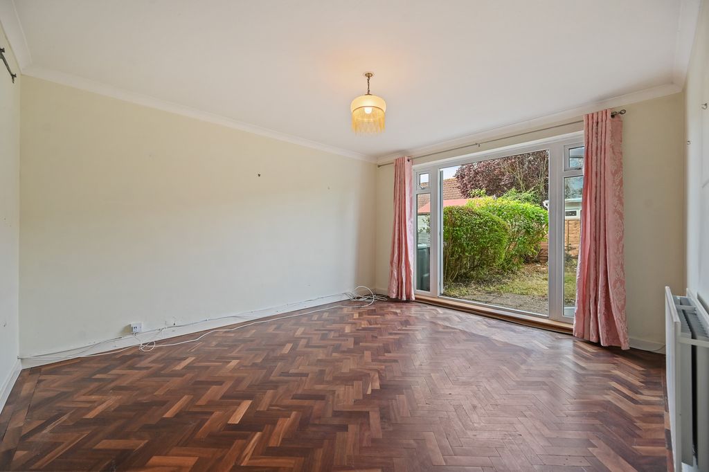 Property photo 2 of 13 4