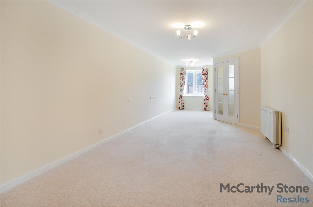 Property photo 3 of 30 8673740-Interior04.Jpg