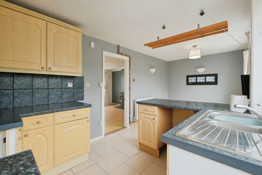 Property photo 3 of 8 Pbox-Img.Jpg
