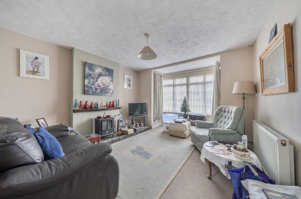 Property photo 3 of 18