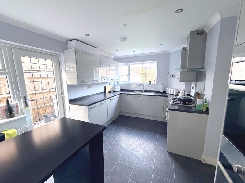 Property photo 3 of 14 Kitchen