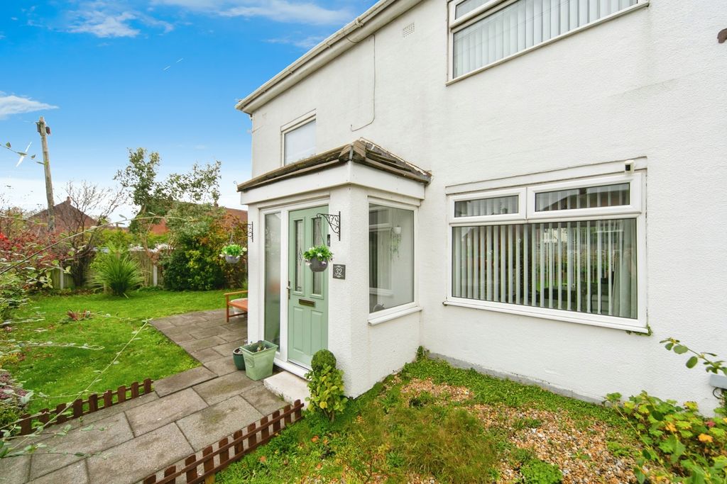 Property photo 2 of 17 Photo