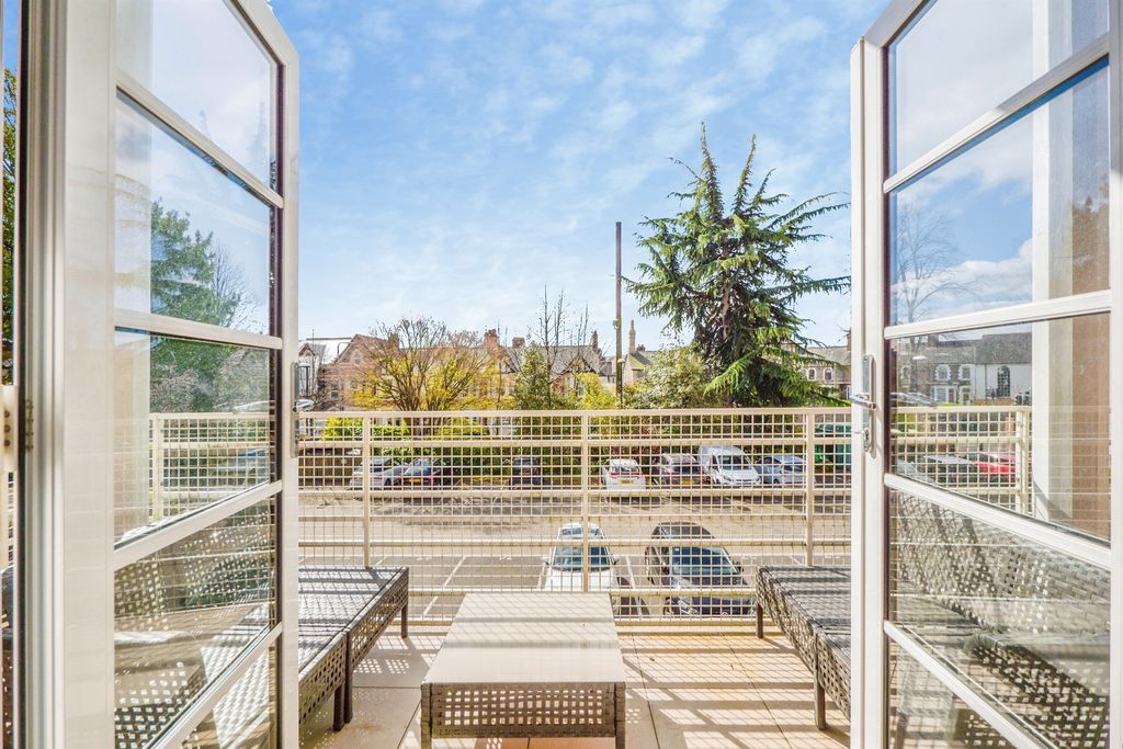 Property photo 3 of 15