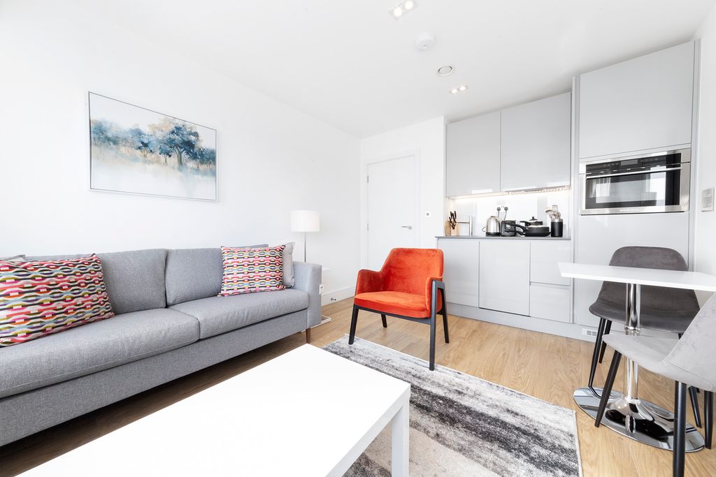 Property photo 1 of 7 Photo 7