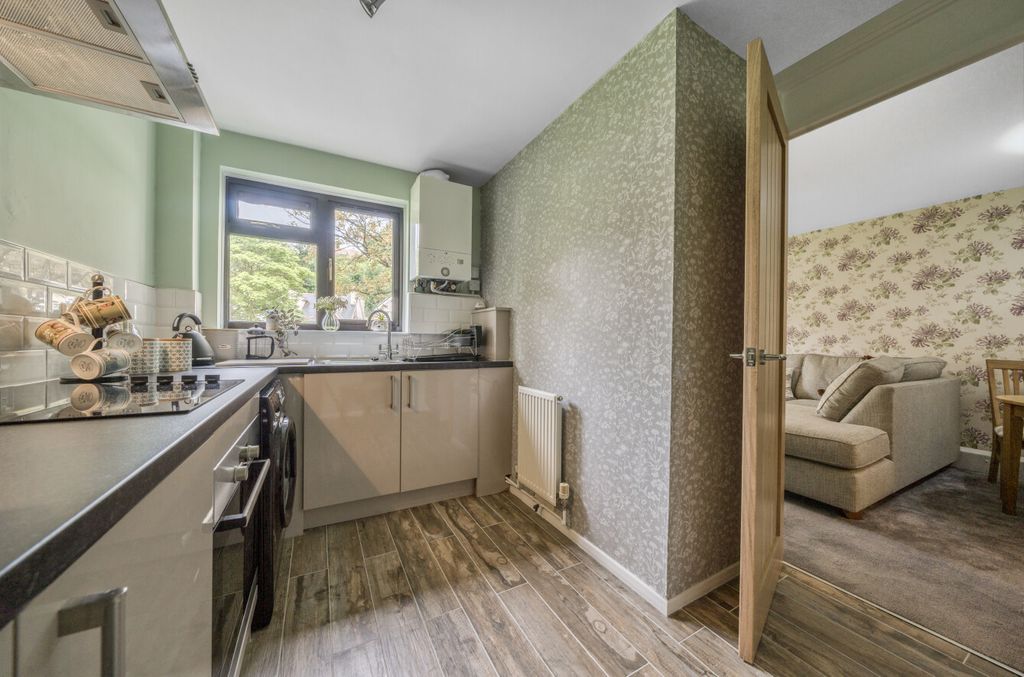 Property photo 2 of 16 1301328-10-6847Fe...