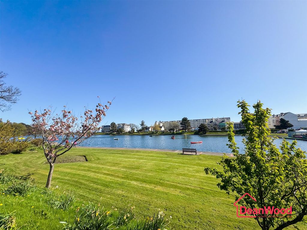 Property photo 2 of 49 Untitled-122.Jpg