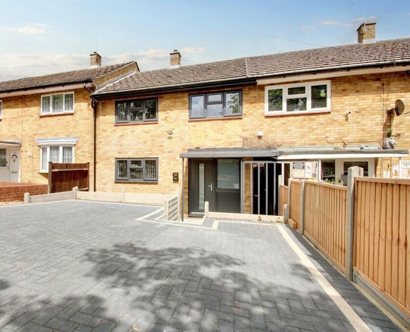 Property photo 1 of 13 Na