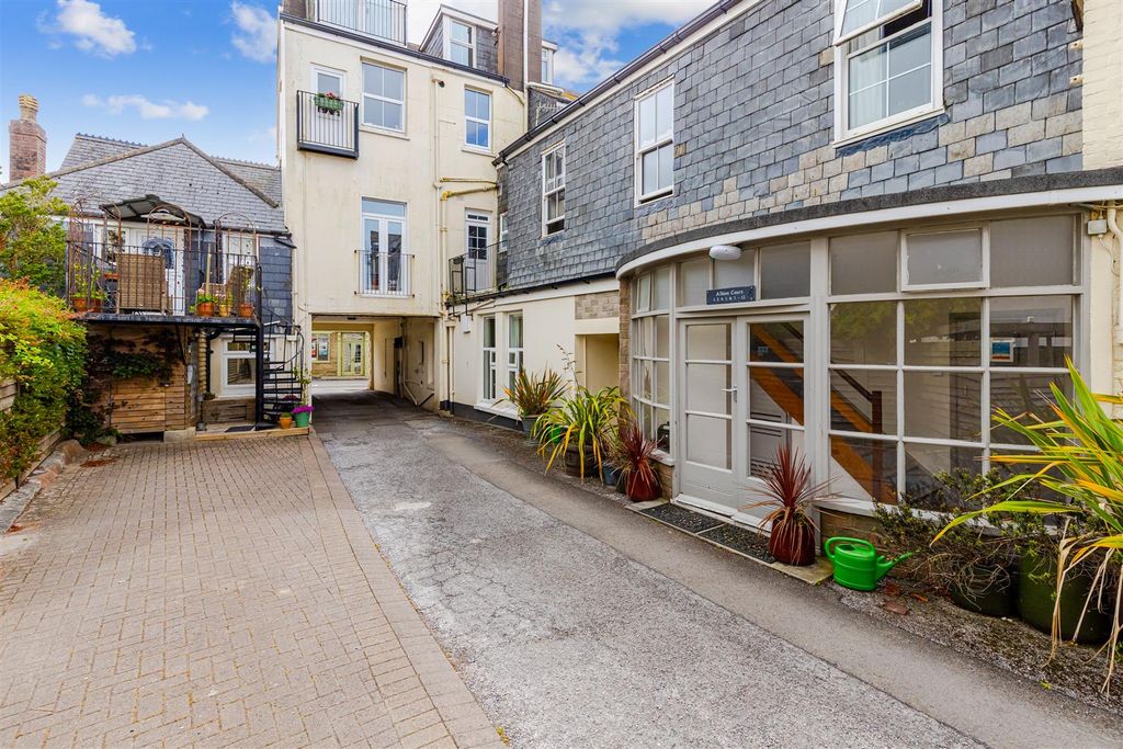 Property photo 1 of 17 A04 - 11 Albion Court Fore Street Kingsbridge - 26