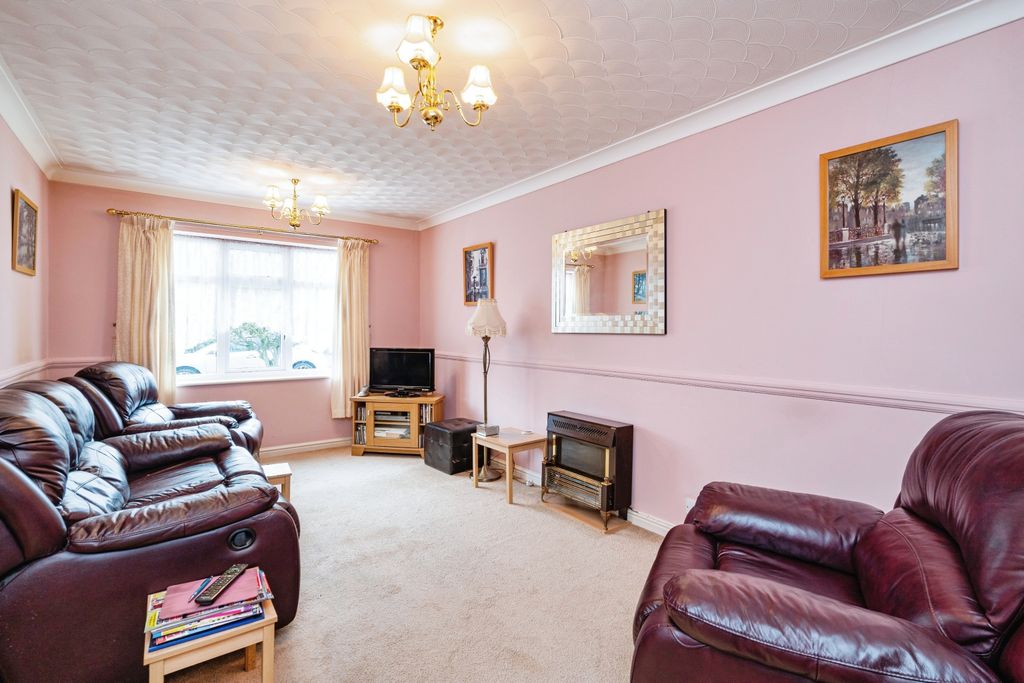 Property photo 3 of 15