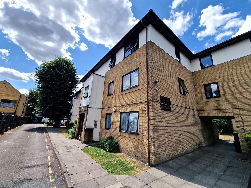 Property photo 1 of 4 Front 1.Jpg