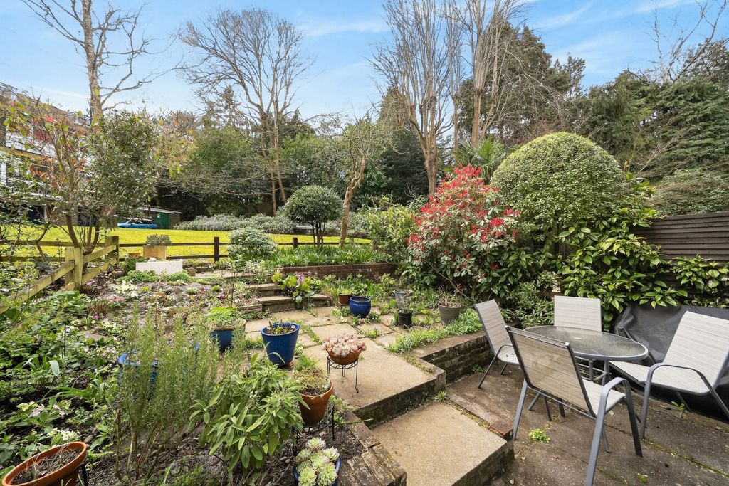 Property photo 2 of 21 1433716-7-69c3Ca5...