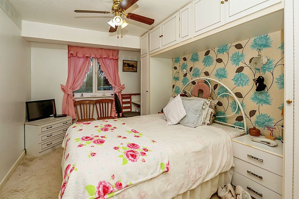 Property photo 3 of 14