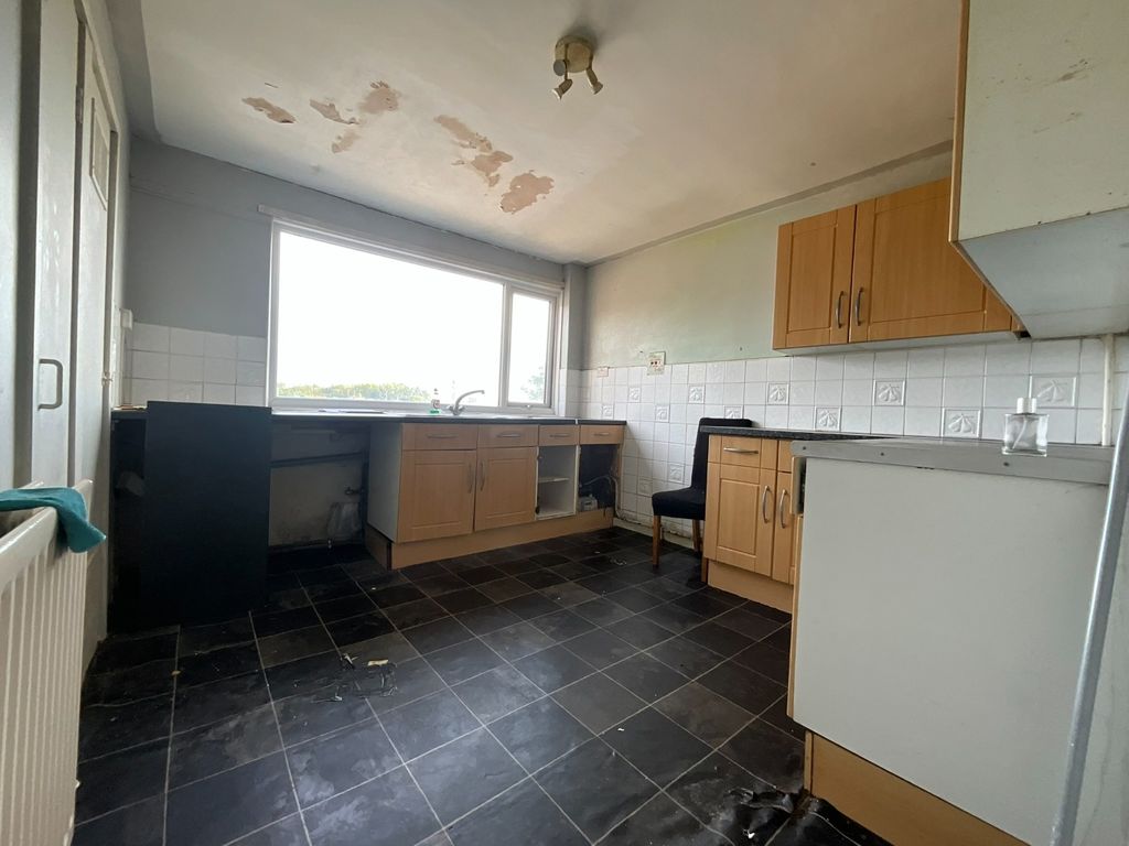Property photo 2 of 10 4404581