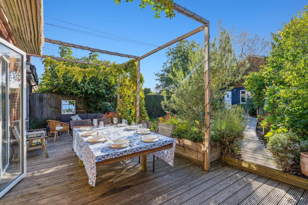 Property photo 2 of 26