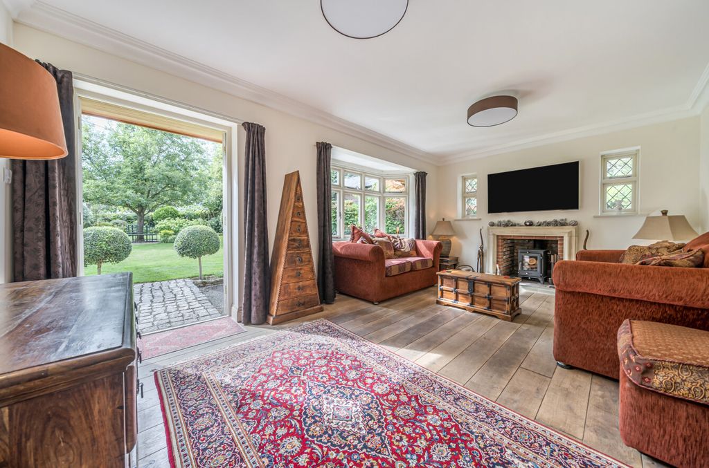 Property photo 3 of 21 1354145-30-68c974...